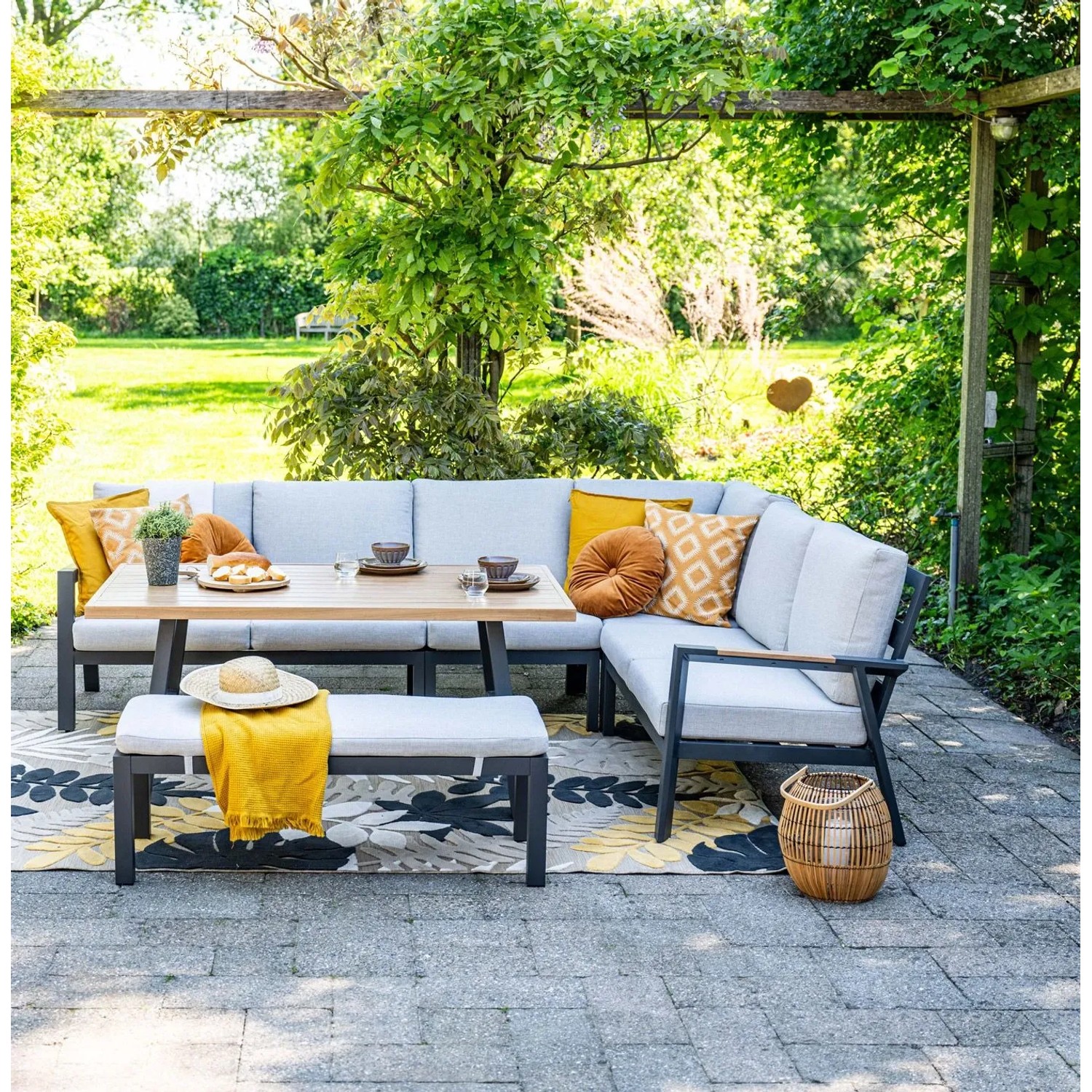 Elati 5-tlg. Premium Lounge Dining Ecklounge Gartenmöbelset mit Aluminium, Teak-Look, grauen Kissen.
