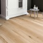Heller Laminatboden Comfort Buche Swaran im Landhausstil verlegt in Wohnraum.