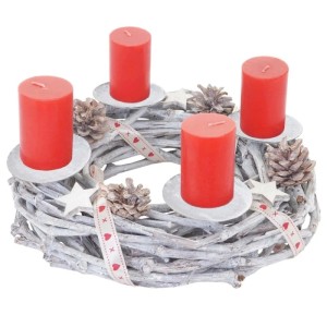 Adventskranz aus Holz, Ø 30cm, mit vier roten Kerzen, Tannenzapfen und Sternen.