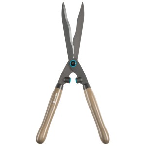 Gardena NatureCut Heckenschere mit Holzgriffen, 23 cm Schnittlänge, für präzise Heckenschnitte.