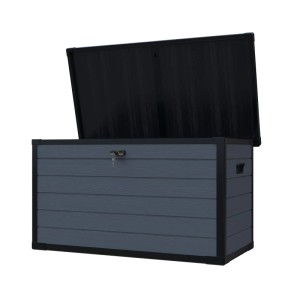Geöffnete, anthrazitfarbene Westmann Gartenbox XXL Silva aus Kunststoff, 570 l, mit Schlüssel.