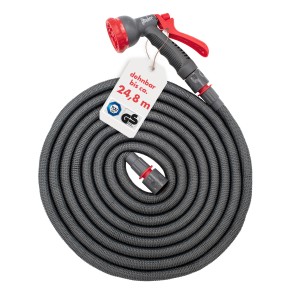 Flexibler Gartenschlauch (24,8 m) grau/rot mit Brause und Anschlussstück, aufgerollt.
