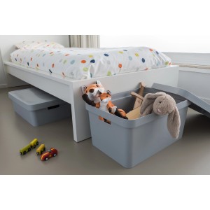 Curver Infinity Box 3er Set, 30L, Weiß, unter Bett mit Spielzeug gefüllt.
