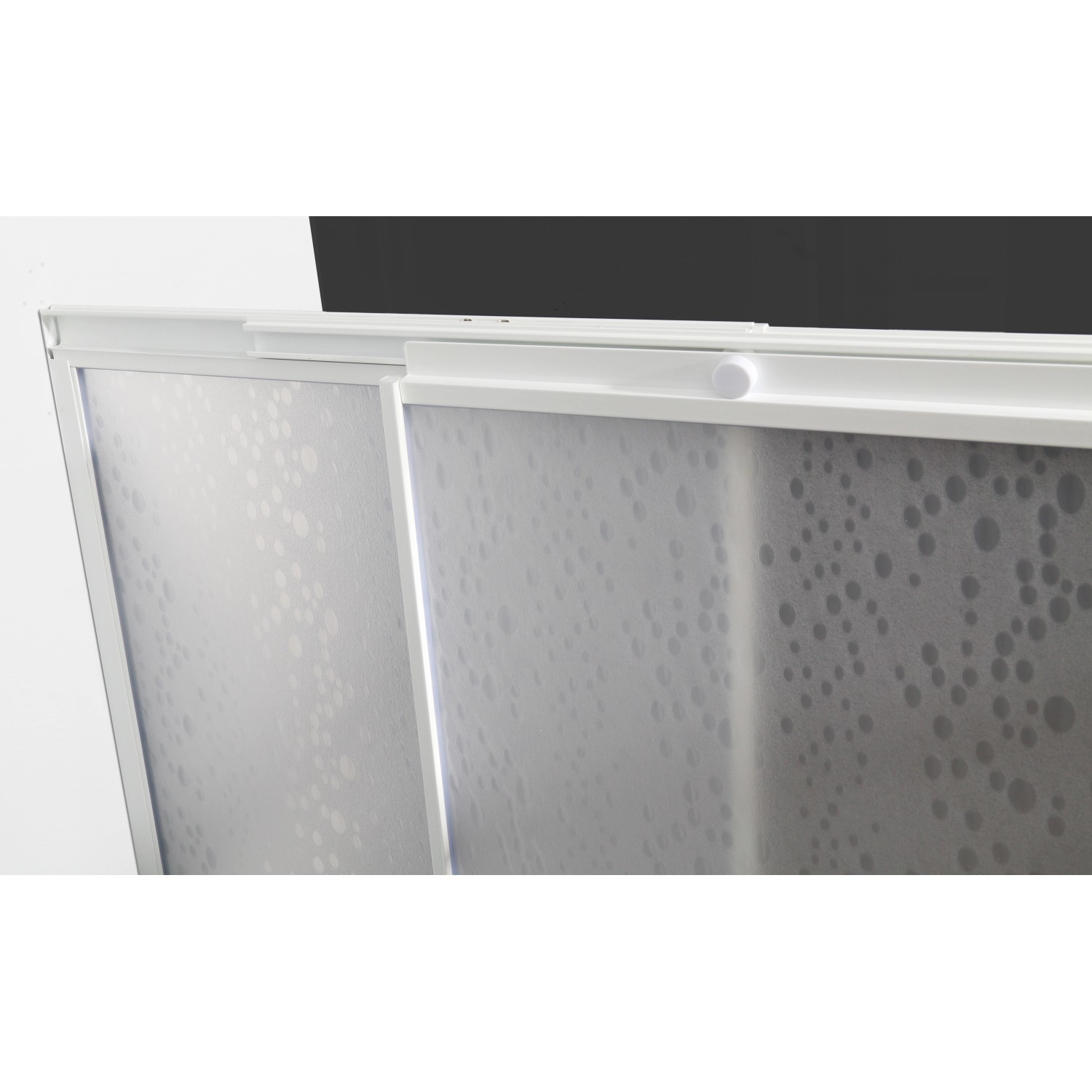 Sanotechnik Eckdusche mit Acrylglas und weißen Rahmen, Detailansicht.