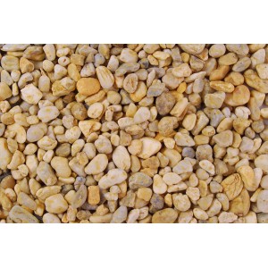 Nahaufnahme von hell-bunten Rundkieseln (8-16 mm) als Schüttgut.