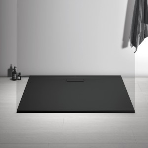 Rechteckige, schwarze Ideal Standard Duschwanne Extraflach, 120x90 cm. Moderne Badgestaltung.