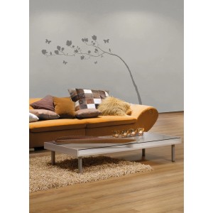 Wandtattoo Arabesque von Komar, 100x70 cm, mit Baum, Blüten und Schmetterlingen im Wohnzimmer.