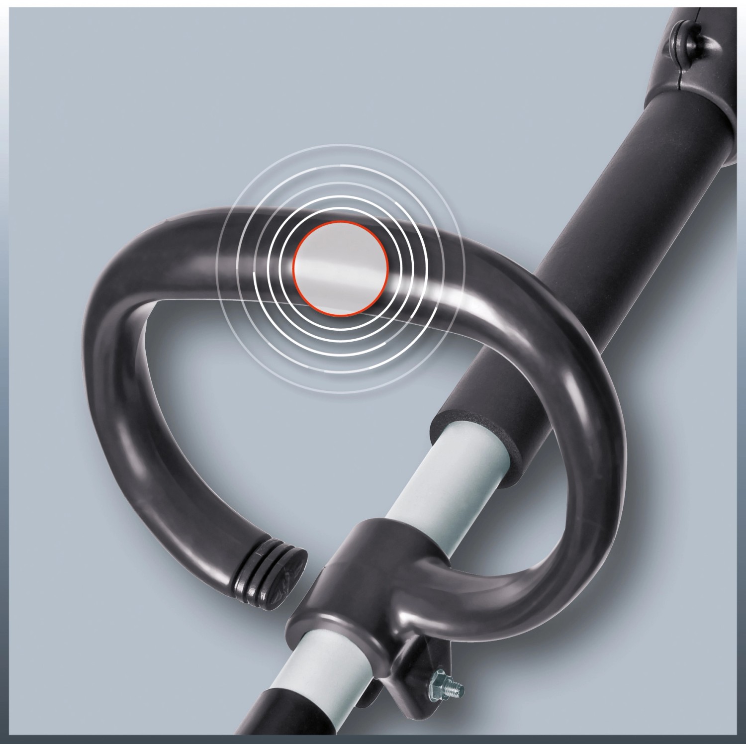 Detailaufnahme des Handgriffs vom Einhell Benzin-Rasentrimmer GC-PT 2538 I AS.