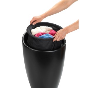 Wenko Hocker Candy Black Matt mit Wäschesack, runder Badhocker aus ABS-Kunststoff, Wäschekorb