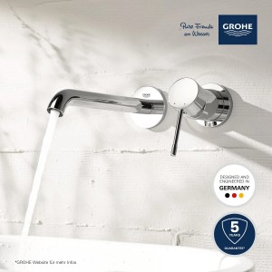 Grohe Essence 2-Loch Waschbeckenarmatur in Chrom mit Wasserfluss.