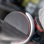Bosch Expert Vliesscheibe N880, Ø 125mm, K120 im Einsatz auf einem Exzenterschleifer.