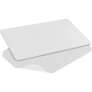 Weiße Wenko Badematte Simi, 60x39 cm, aus Kieselgur mit Anti-Rutsch-Netz für sicheren Stand im Badezimmer.