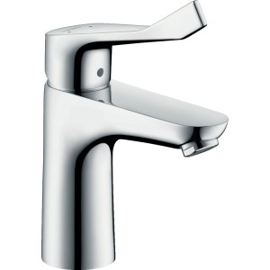 Glänzender Hansgrohe Focus 100 Waschtischmischer mit extra langem Griff und Zugstangen-Ablauf.
