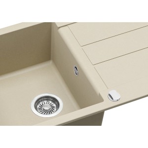 Helika Siebkorbventil Chrom in Spüle, Detailaufnahme. Zubehör für Spülbecken.