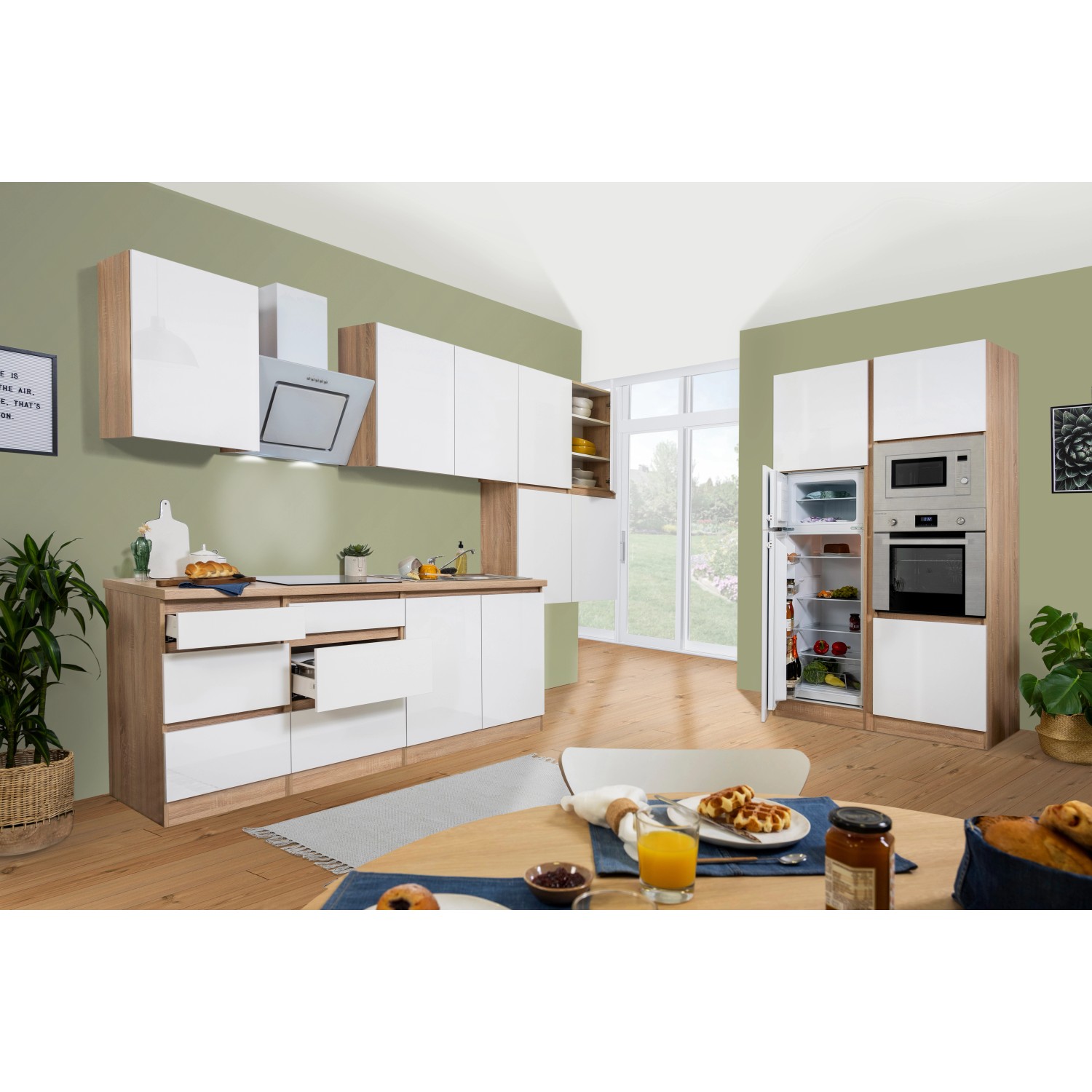Respekta Premium Küchenzeile 435 cm, Weiß Hochglanz/Eiche Sägerau, mit E-Geräten.