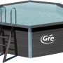 Achteckiger Gre Composite Pool Avantgarde mit Leiter und Sandfilteranlage.