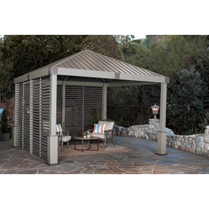 Sojag Pavillon Nanda Champagner mit Seitenwand, Aluminium, 363x363 cm, mit Sitzgruppe im Garten.