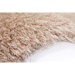 Detailaufnahme: Kayoom Hochflorteppich Cosy 210 in Champagner, weiche Textur.