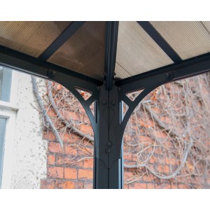 Detailansicht des anthrazitfarbenen Palram Martinique Gartenpavillons mit LED-Set.