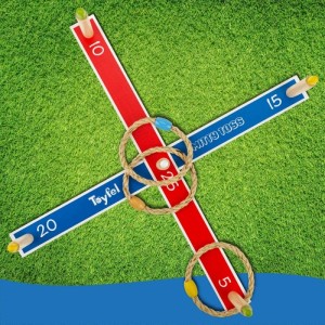 Toyfel Mitty Toss Wurfspiel XXL mit Holz-Kreuz, bunten Punktzahlen und Sisal-Ringen auf Rasen.