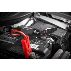 Cartrend Jumpstarter 12V 3-in-1 an Autobatterie mit roter Klemme. Starthilfe für Auto, Motorrad.