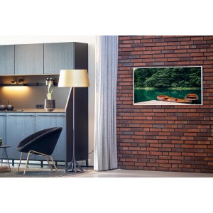 Könighaus Infrarotheizung Panorama mit Boot und See Motiv, 60x120 cm, an Backsteinwand.