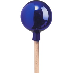 Blaue Windhager Rosenkugel (12 cm) als Gartendekoration mit Holzstab.