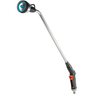 Gardena Gießstab Premium für Gartenbewässerung mit verschiedenen Sprühbildern.