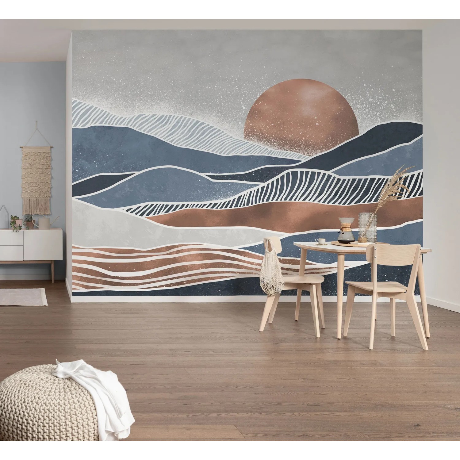 Komar Vliestapete Shades of Greece, mehrfarbig, mit abstraktem Berg- und Sonnenmotiv.