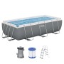Rechteckiger Bestway Stahlrahmen-Pool in Grau mit blauem Wasser, inklusive Filterpumpe, Filterkartusche und Sicherheitsleiter.