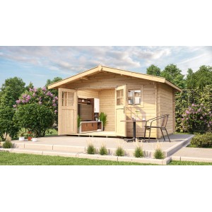 Unbehandeltes Weka Holz-Gartenhaus Sienna mit Satteldach, 380x370 cm, mit geöffneten Türen und Möblierung.