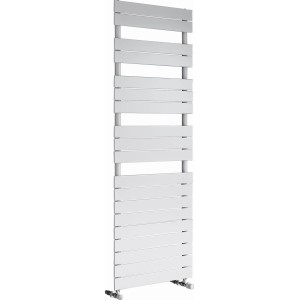 Weißer Ximax Badheizkörper P2, 970x500 mm, 465 Watt, mit horizontalen Paneelen.