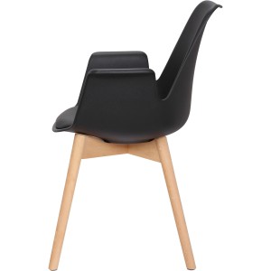 Schwarzer Kayoom Stuhl Chaplin 110 im 2er-Set mit hellem Holzgestell.