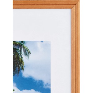 Holzbilderrahmen in Nussbaum, gerillt, für Bilder 21x29,7 cm. Dekorativer Fotorahmen.