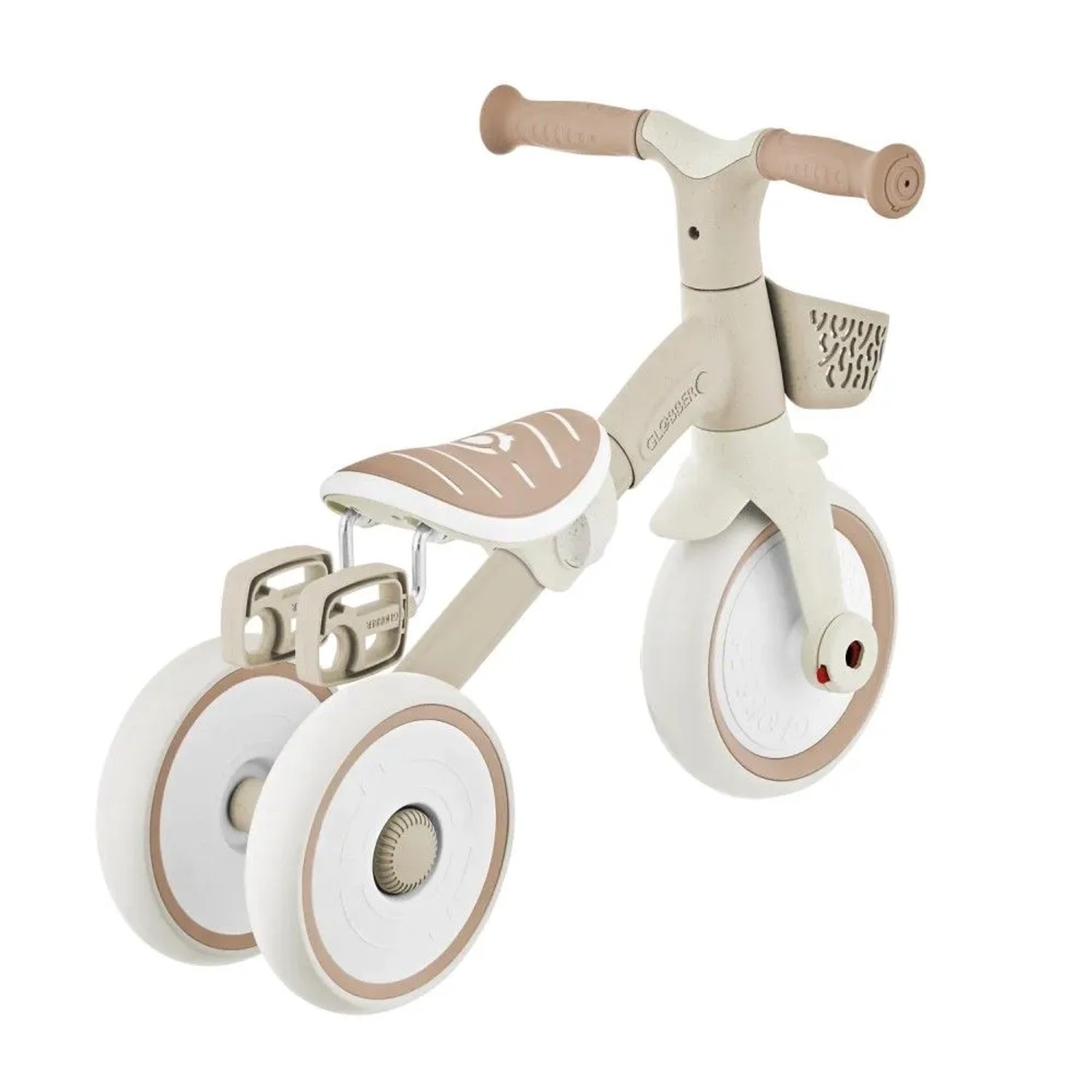 Globber Learning Trike 2in1 Dreirad in Taupe mit Pedalen, Körbchen und höhenverstellbarem TPR-Sattel für Kinder.