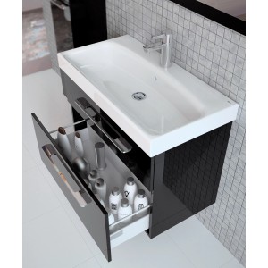Waschbecken Luna, 60 cm, eckig, weiß, mit offenem Schubfach und Badutensilien.