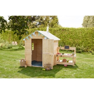 Soulet Kinderspielhaus Jasmine mit Küche und Tür im Garten.