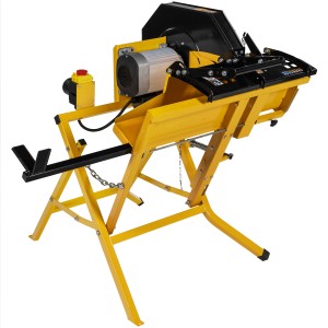 Texas PowerSaw 1800 Wippkreissäge in Gelb und Schwarz, mit Metallsägeblatt und Holzhalter.