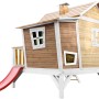 Axi Emma Spielhaus mit Rutsche, braun-weiß, schiefes Design, für Kinder zum Spielen im Garten.