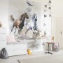 Komar Vliesfototapete Wild Ride mit zwei galoppierenden Pferden im Kinderzimmer.