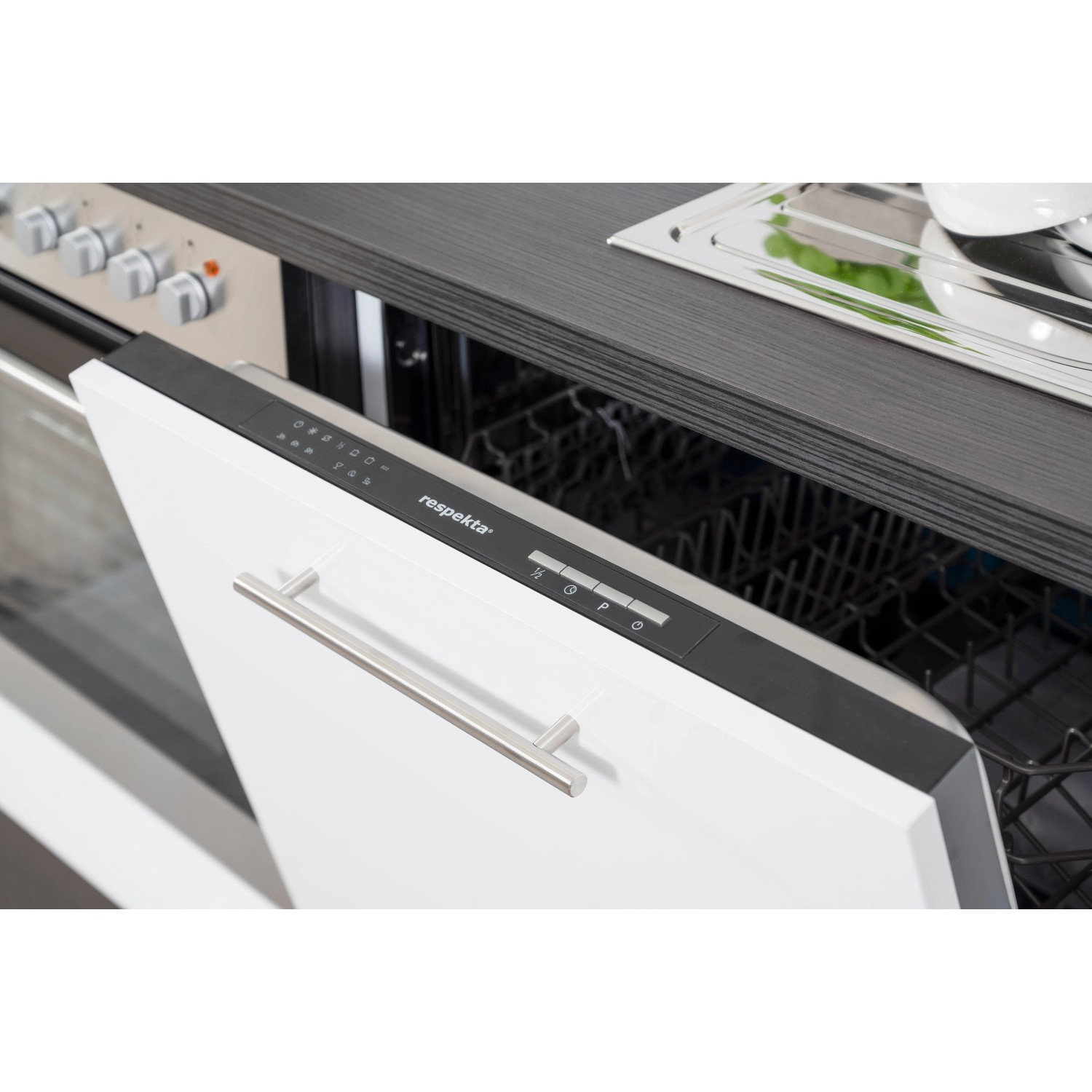 Respekta Geschirrspüler in Küchenzeile, Front Weiß, Griff aus Edelstahl.