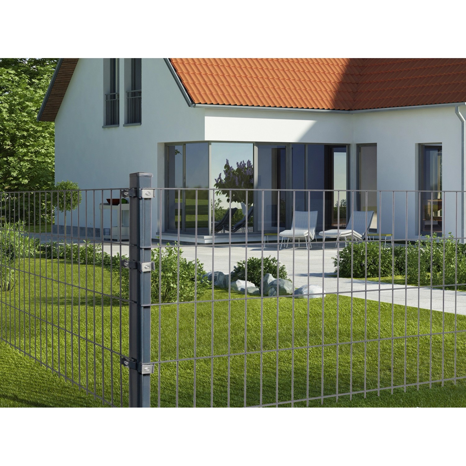 Anthrazitfarbener Doppelstabmattenzaun (83x201cm) aus Metall vor einem Haus.