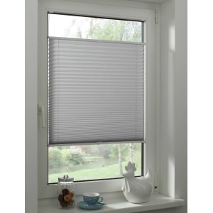 Graues Gardinia Plissee Concept Tageslicht, 80x210 cm, am Fenster montiert.