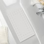 Weiße Wenko Wanneneinlage Mirasol (69x39cm) mit Anti-Rutsch-Struktur und Saugnäpfen in Badewanne.
