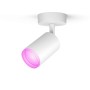 Weißer Philips Hue LED-Spot Fugato mit farbiger Lampe (White & Color Ambiance).