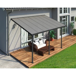 Anthrazitfarbene Palram Canopia Terrassenüberdachung Feria 3x5.46 mit Sitzgruppe auf Holzterrasse.