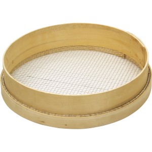 Bellissa Holzrandsieb, Ø 42 cm, zum Aussieben von Erde im Garten.