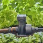 Gardena Basisgerät 2000, Startbaustein für Micro-Drip-System, mit Schlauchanschluss im Beet.