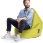 Sitting Point Sitzsack Brava, 120 l, Grün: Bequemer, grüner Sitzsack mit Mann.