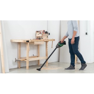 Bosch UniversalVac 18V Akku-Sauger im Einsatz, kabelloser Nass- & Trockensauger für Werkstattreinigung.